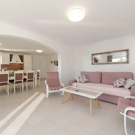 Batela Apartment *